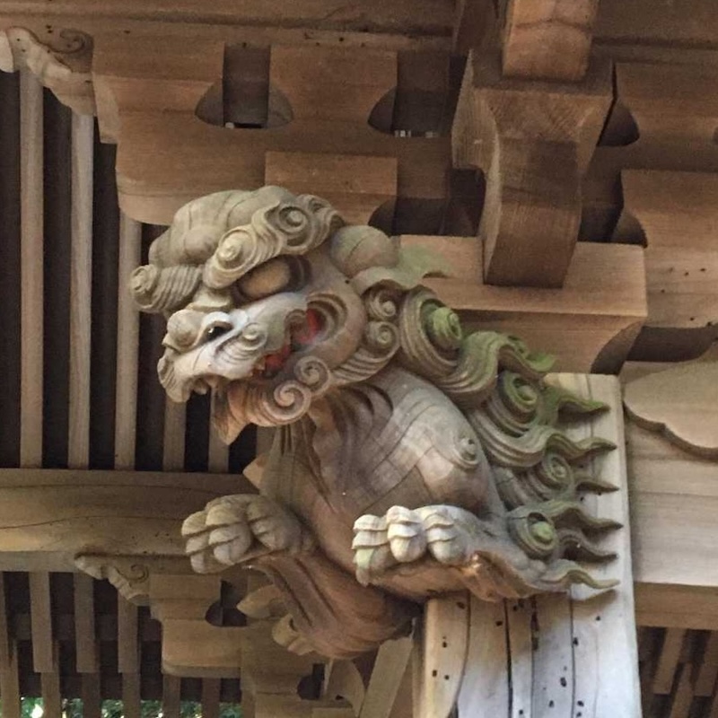 愛宕神社奥の院神門の木鼻彫刻（獅子）