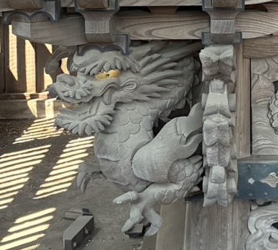 中氷川神社本殿の彫刻（龍）