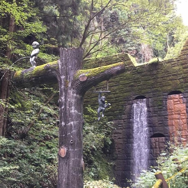 砂防ダムが泣いている