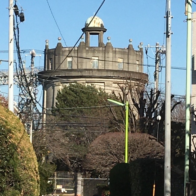 三菱マークの建物